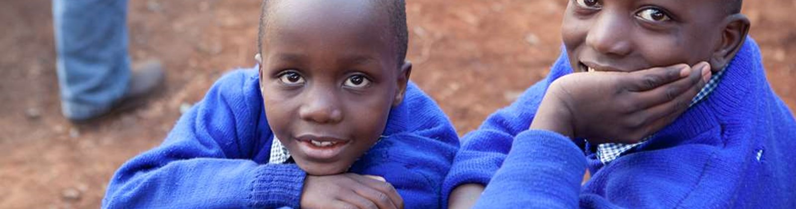 PHASE okul projesine katılan Kenya’daki bir okuldan öğrenciler