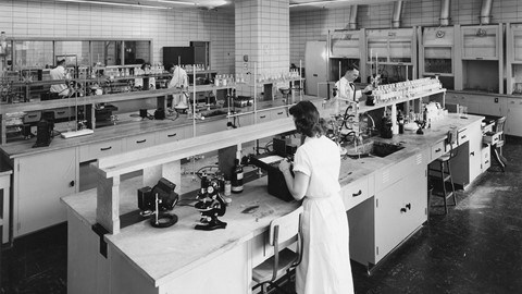 Yeni Smith Kline & French Co. analitik kontrol laboratuvarı